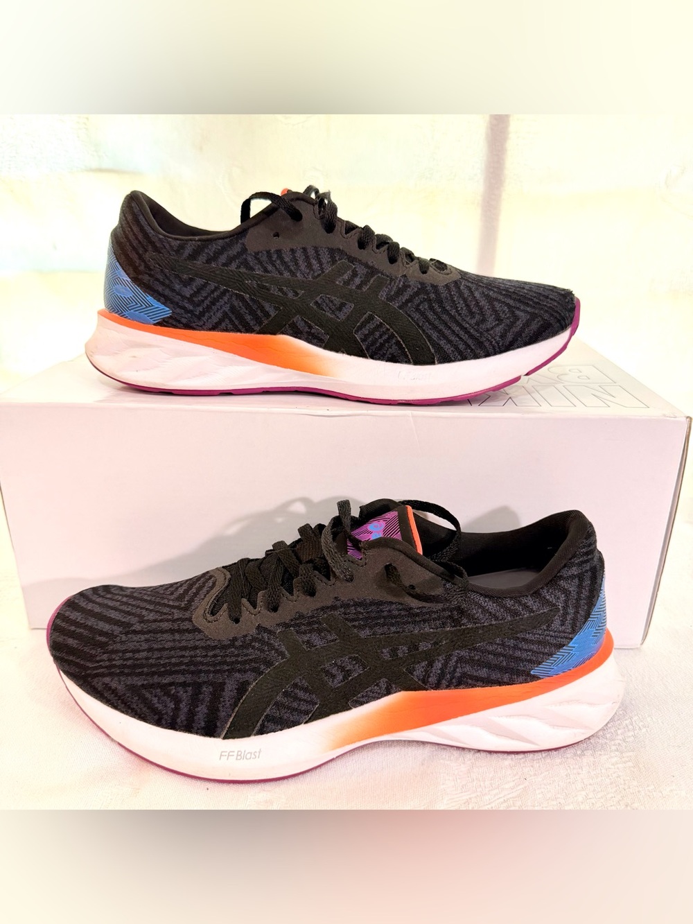 Asics Women's Roadblast Running shoes S0042